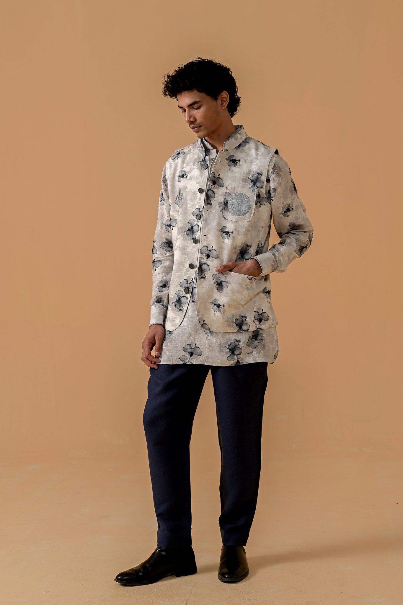 Dilwala Aura Waistcoat - Ash & Bloom