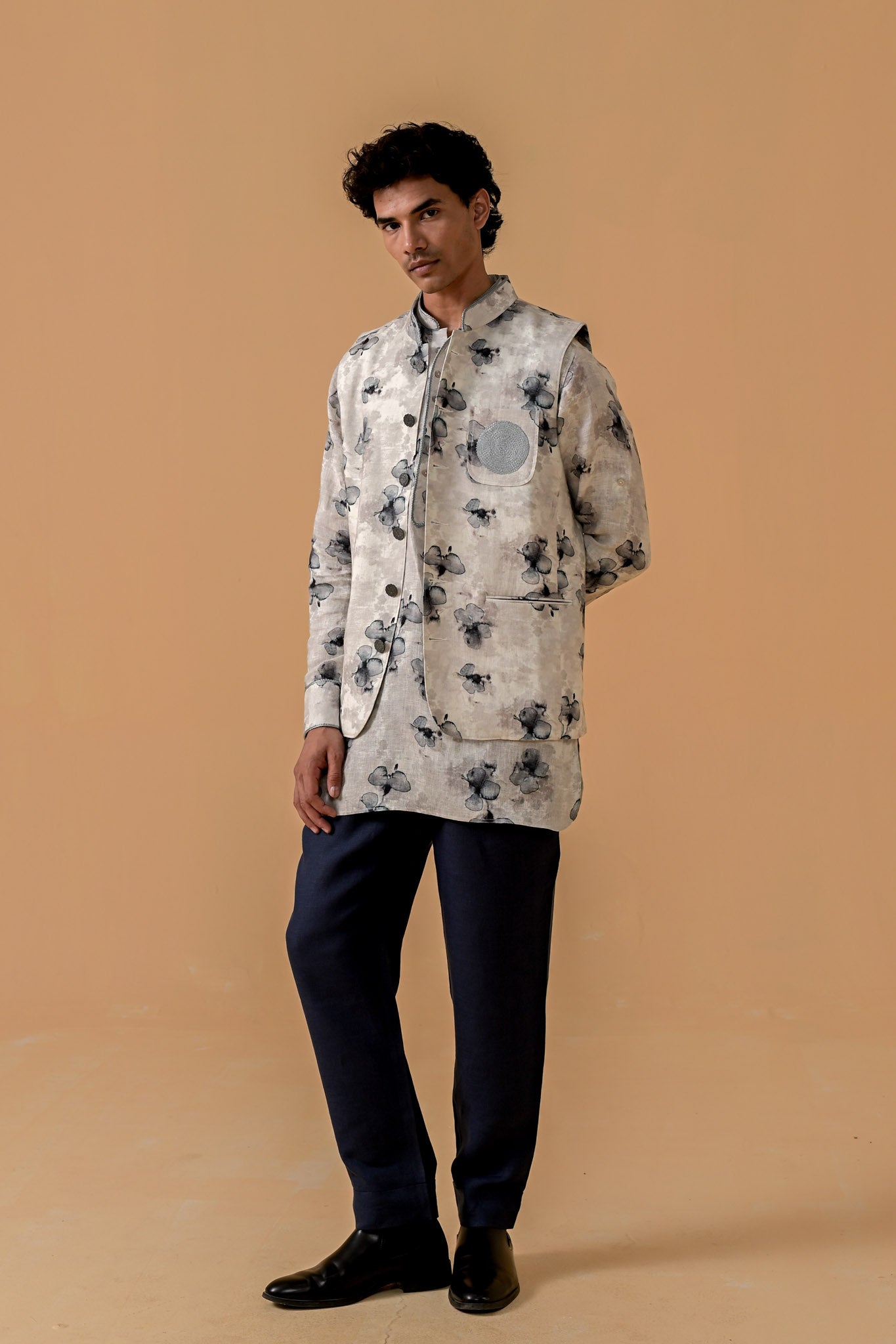 Dilwala Aura Waistcoat - Ash & Bloom