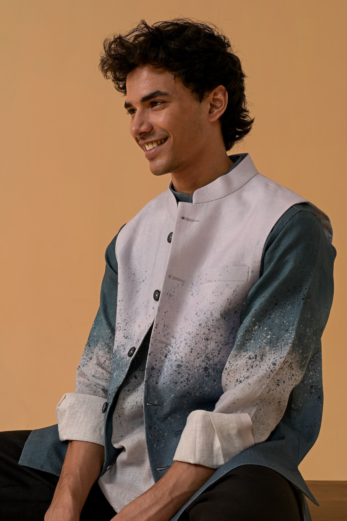 Total Tashan Waistcoat - Blue Ombre