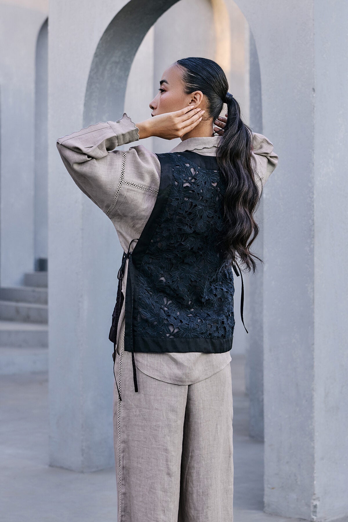The Nazm Lace Bib - Black Pearl