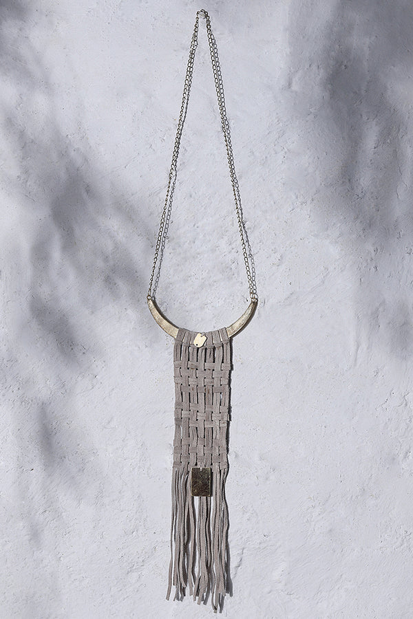 The Cadenza Cream Neckpiece for Women - Yellwithus.com