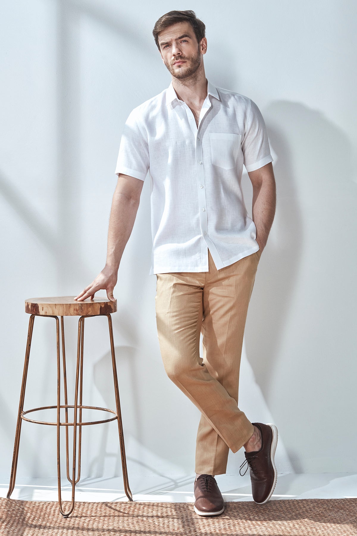 Daisy White - Classic Short Sleeve Shirt | Yellwithus.com